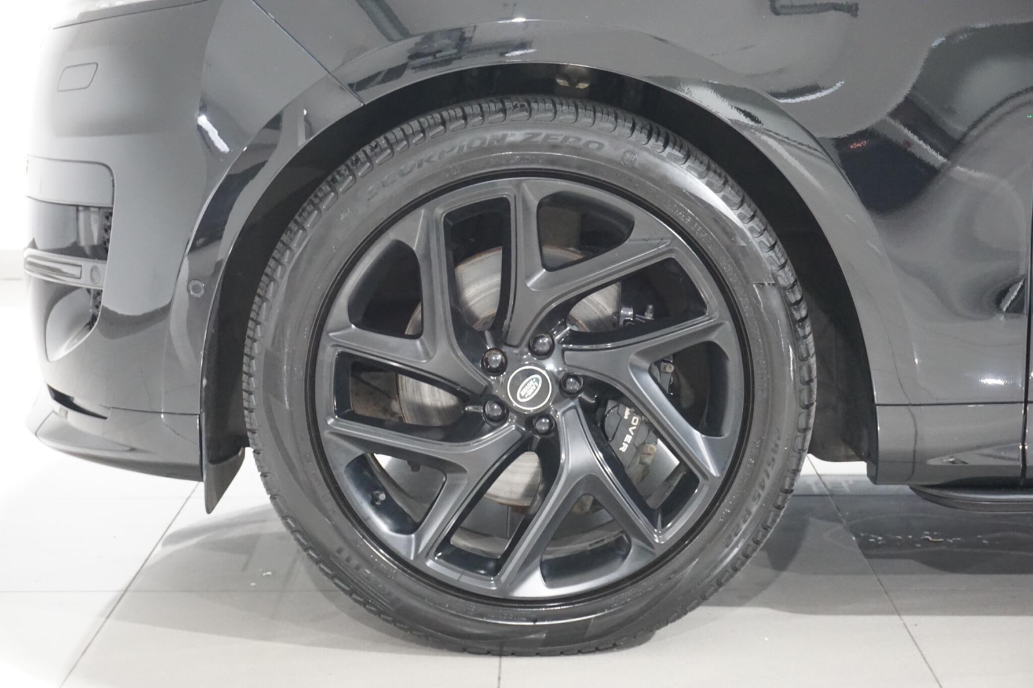 Land Rover Range Rover Sport 3.0 D300 MHEV Dynamic SE SUV 5dr Diesel Auto 4WD Euro 6 (s/s) (300 ps)